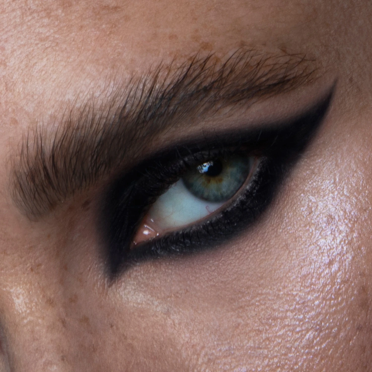 The Black Orb Enigmatic Kohl Eyeliner: Abyss - Image 11